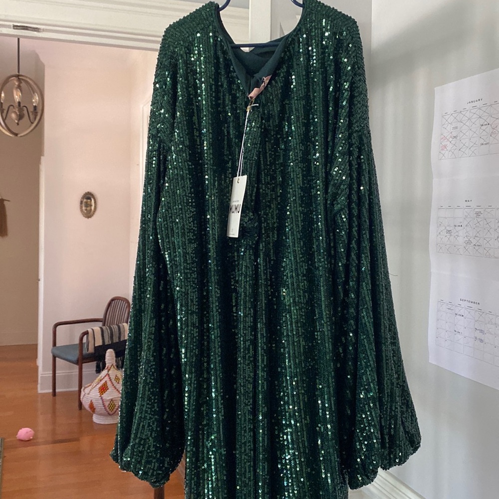 new with tags showmeyourMuMu 95% Polyester, 5% Spandex 
Lining: 100% Polyester